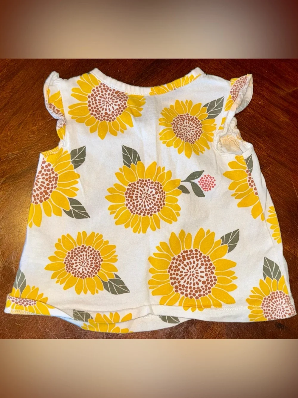 Carter’s Baby Girl Sunflower Flutter Sleeve Top 9 Months Floral Shirt. EUC